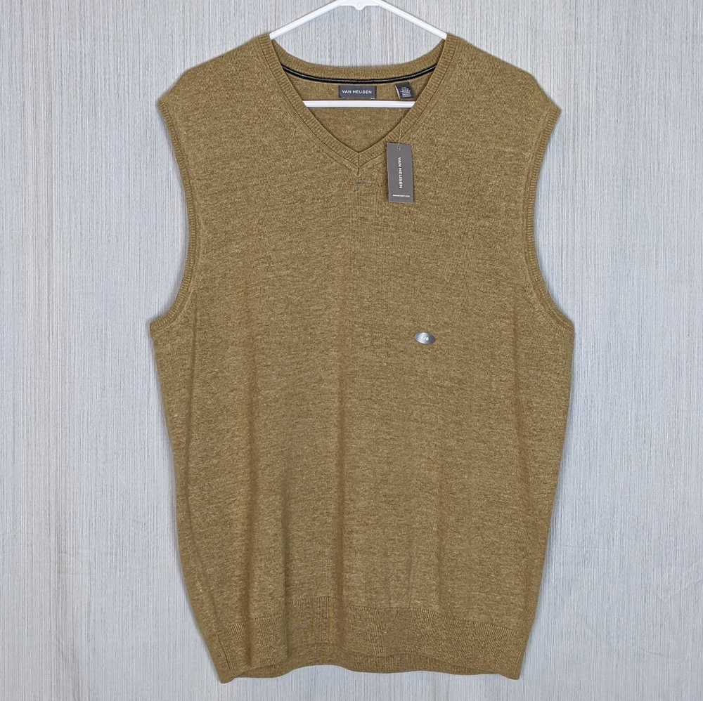 Van Heusen Sweater Vest In Size Men's Large